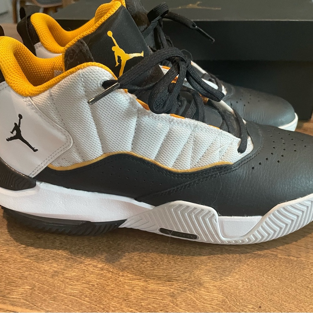 Jordan Stay Loyal with Yellow Interior